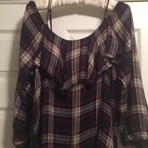 Perfect for the holidays! Beautiful Plaid Blouse! - Picture 3 of 3